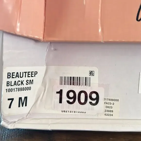 Wild Pair Beautee Platform Heeled Booties Square Toe Block Heel NEW Size 7 - Picture 11 of 11